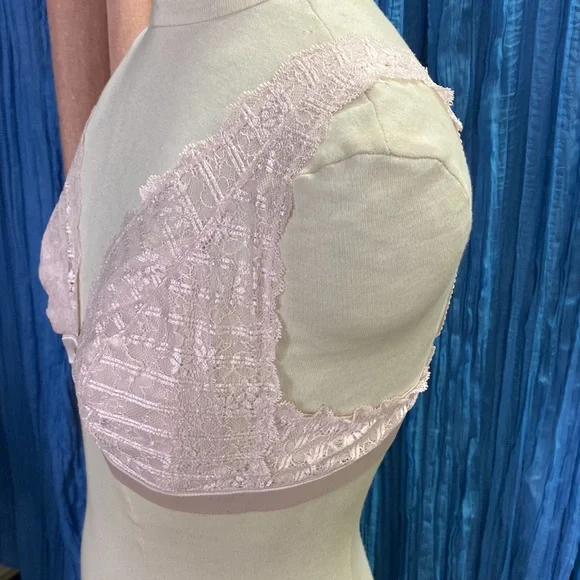 NWOT Victoria Secret bralette pale pink lace with satin line - Picture 2 of 7